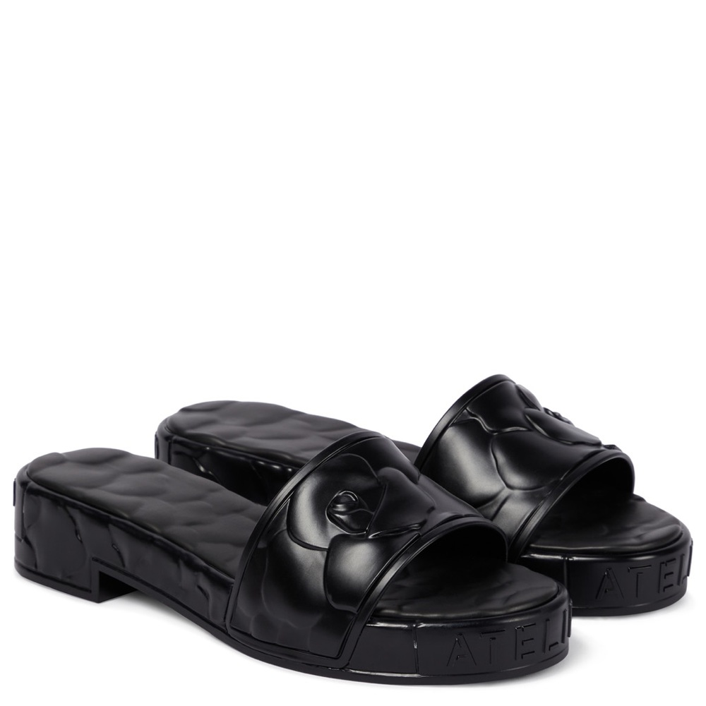 NWT Valentino slide sandals. Petal